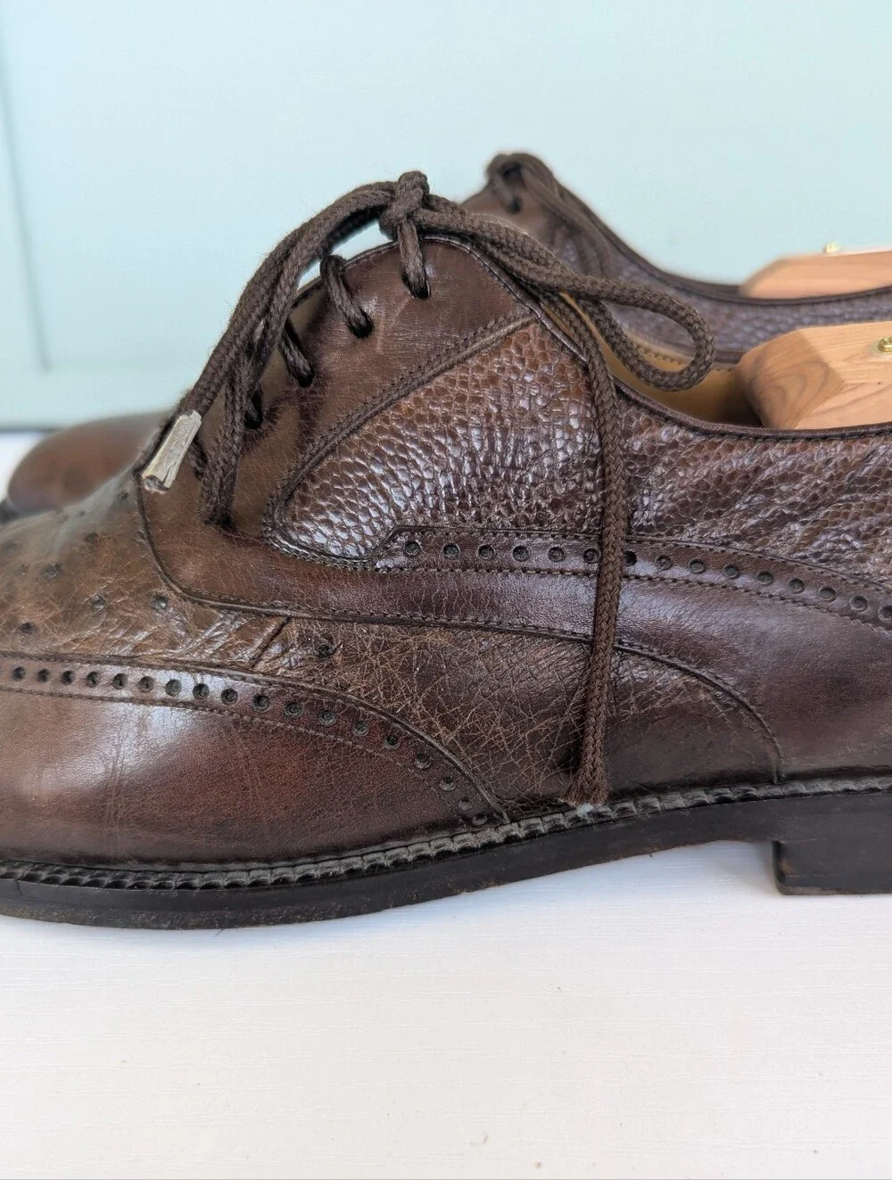 Mezlan oxford dress shoes featuring an exotic multi- material textured construct